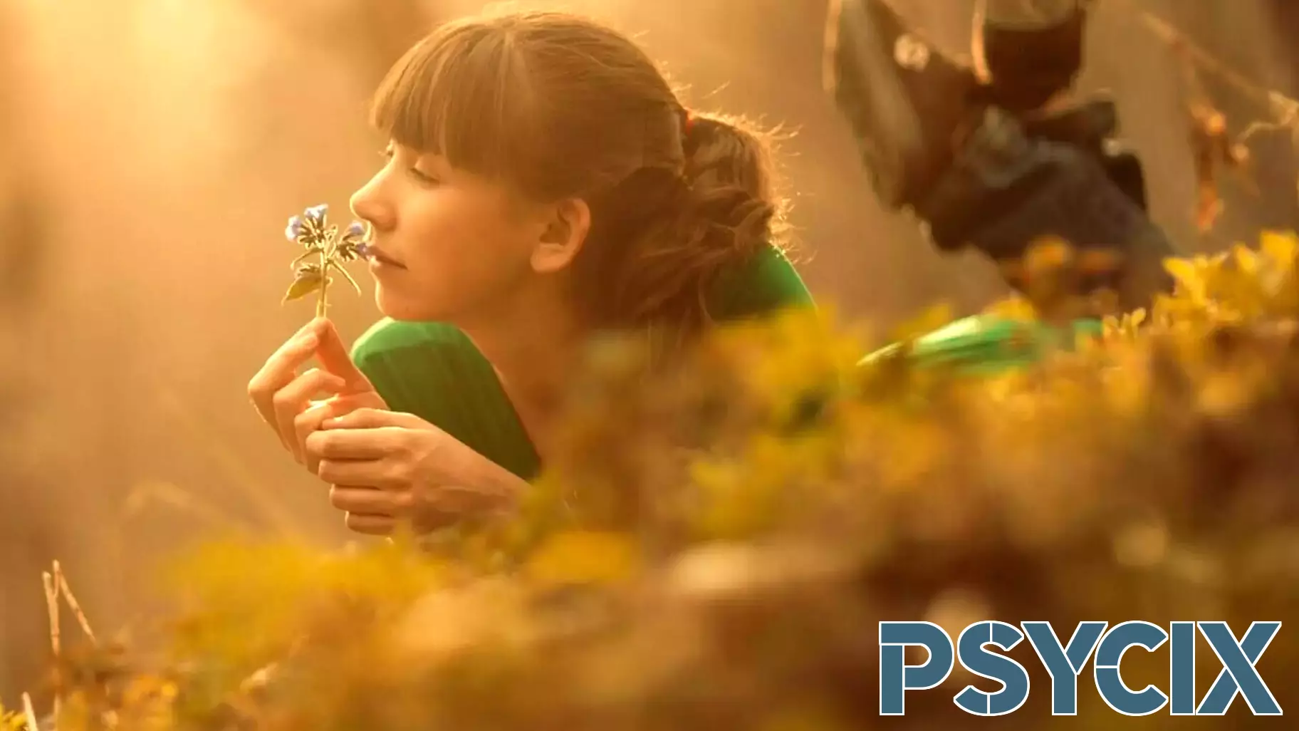 Turns out ‘touching grass’ boosts body image and life satisfaction
