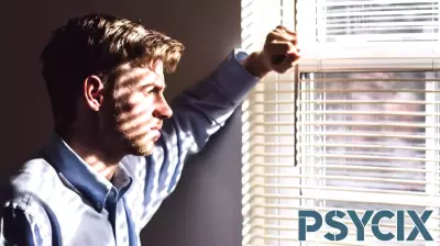 Depressive mood may sharpen self-judgment but blur social cues, analysis finds