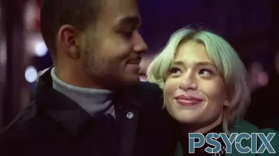 Look for 5 green flags when dating, says psychologist: 'Almost anyone' can seem like the 'perfect partner' in the first month