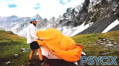 Psychology says people who enjoy being alone often rely on these 11 habits that separate solitude from loneliness